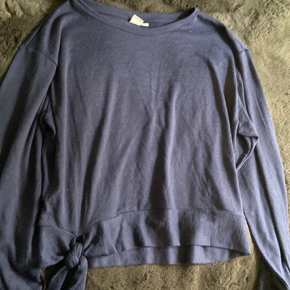 Large blue side tie top